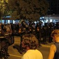 FOTO i VIDEO: Nastavak protesta i novi okršaji na Bulevaru oslobođenja