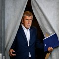 Novo saplitanje o isti kamen