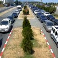 (Foto, video) "temperatura u autu je 53 stepena": Potpuno kolaps na Evzoniju, ogromnoj koloni se ne vidi kraj: Na izlaz iz…