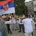 Svedočenja zaposlenih širom Srbije: „Ucenjuju nas, traže nam sigurne glasove, potpise i odlazak na SNS skupove“