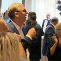 Vučić zapevao "A sad adio" na oproštajnom koktelu u Predsedništvu: Pridružili mu se saradnici (video)