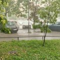 Nevreme stiglo u novi SAD: Pljuštala kiša i padao grad (foto)