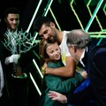 Izbegnuta tragedija nakon finala u Parizu: Đoković prigrlio devojčicu izgaženu u stampedu