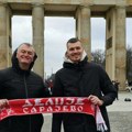 Boriša Simanić otišao u Nemačku da bodri Zvezdu protiv Albe: Pozirao sa šalom Delija ispred simbola Berlina