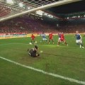 Kajzerslautern do gola posle slobodnog udarca (VIDEO)