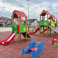 FOTO: Igrališta za decu napravljena na Adicama, Mišeluku i Sajlovu