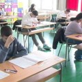 Počela proba male mature, osmaci polagali test iz matematike