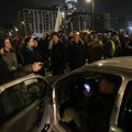 Protest kod Beograda na vodi: Glavna raskrsnica blokirana, zabeleženi prvi incidenti (foto, video)