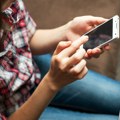 Mobilni telefoni zabranjeni u svim osnovnim i srednjim školama u Italiji