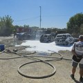 (FOTO) Tri automobila izgorela kod Pančeva