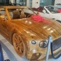 Drveni Bentley košta 100.000 dolara, a ne može da se vozi FOTO