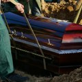 Цело село дошло војном ветерану на сахрану Јаук, сузе и бол – а онда призор који је шокирао све присутне! (фото)