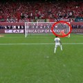 Ovakva odbrana sa penala nije viđena u istoriji fudbala: Maroko u finalu KAN posle najluđeg poteza golmana!