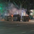 MUP: Uhapšene 2 osobe zbog sumnje da su posle protesta palili kontejnere i bacali kamenice i topovske udare na policiju