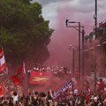 Stotine hiljada navijača Arsenala slavi na ulicama