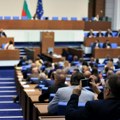 Bugarski poslanici zamrzli sebi plate