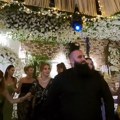 Opleli užičko usred Istanbula! Luks svadba na Bosforu, sve sija i blešti, a svatovi se uhvatili u srpsko kolo, samo vezu…