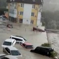 Voda će nastaviti da raste: Dramatično u Rusiji, evakuisano više od 2.000 ljudi (video)