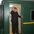 Roze kožne fotelje, podovi otporni na bombe: Zeleni voz Kim Džong Una kreće se kao puž iz jednog razloga