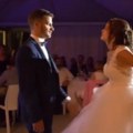 Kako biste vi reagovali da mladoženja uradi ovo na svadbi? Snimak sa venčanja komentariše preko 40 miliona ljudi (video)