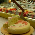 Umrlo sedmoro ljudi Švajcarski proizvođač sira osuđen za ubistvo iz nehata! Evo čime je bio kontaminiran proizvod