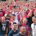 Atmosfera u Minhenu je vrhunska: Navijači reprezentacije Srbije zapevali poznati hit anonimnoj devojci! (video+foto)