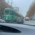 Audijem se zakucao u tramvaj: Sudar u Bulevaru kralja Aleksandra: Vozači oprez, stvara se gužva (foto)