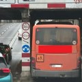 Prva izjava vozača autobusa nakon bizarne nesreće:"Neko promaši visinu, ja sam promašio širinu"