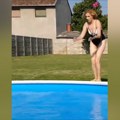(Foto): Evo kako izgleda kuća Olivere Balašević u kojoj je nekad živela sa đoletom Dvorište sa bazenom, krevet u spavaćoj sobi…