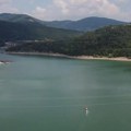 Skočio u vodu i nije isplivao: Užas na jezeru Gazivode, u toku potraga za telom