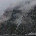 (Video) Zemlja se trese, stena puca, kamenje podiže okean: Zastrašujući snimak zemljotresa na Kamčatki: Magla se odjednom…
