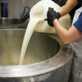 Inspekcija upala u mlekaru u Kikindi: Povučen sir sa tržišta Srbije, nezakonito produžavali rok