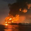 Tanker pogođen projektilima, požari na brodovima kod obale UAE