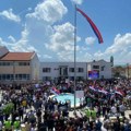 (Uživo) Peti dan protesta Srba na severu KiM: Promenjen pečat opštine Severna Mitrovica; Podrška Srbima na severu KiM…