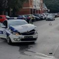 Vozač kombija za dostavu napravio prekršaj, pa udario u policijsko vozilo: Policijski auto smrskan! (foto)