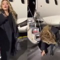 Rita Ora došla na Kosovo da slavi rođendan, čim je izašla iz aviona, sagnula se: 3 poteza je napravila