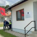 Opština Zubin Potok naručila 100 kosovskih i 100 albanskih zastava