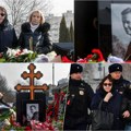 Majka Navaljnog obišla njegov grob: U društvu Ljudmile bila i tašta pokojnog ruskog opozicionara, ostatak porodice u…