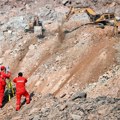 U toku akcija spasavanja troje zarobljenih u poplavljenom rudniku u Kini