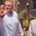 Neverovatan snimak sa srpske svadbe Umesto da gađa jabuku, mladoženja napravio neviđeni potez – "Bravo, majstore!" (video)
