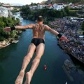 Skandalozno ponašanje! Takmičar sa tzv. Kosova pokazao publici "albanskog" orla, pa odmah diskvalifikovan