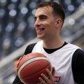 Aek gleda u Pecarskog