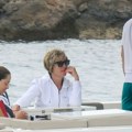 Paparaci uhvatili majku Ane Ivanović u kupaćem kostimu Dragana ima četiri unuka, a u ovakvom izdanju je još niko nije video…