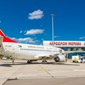 Na Aerodrom Morava sleteo Boing 737-300, najveći avion do sada