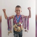 Malo čudo iz Leskovca: Ima tek osam godina, a oko vrata "nosi" više od 50 medalja