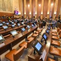 Grubački: Skandalazno usvajanje rebalansa budžeta u Skupštini Vojvodine