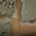 U Beogradu uhapšene tri osobe, pronađeni oružje i droga
