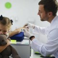 Putokaz za mame i tate: Kako pomoći detetu da prevaziđe strah od vađenja krvi?