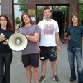 Ograđujemo se od jučerašnje poruke „Srbija pobeđuje”: Maturanti Druge kragujevačke gimnazije demantovali pisanje Informera…