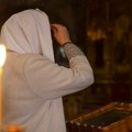 Ovo se na usekovanje nikako ne radi! Sutra je dan strogog posta i molitve, a ovu stvar nikako ne treba nositi prema starom…